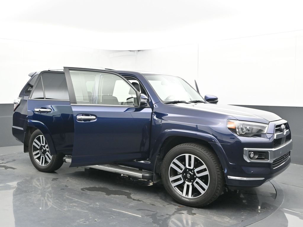 Vehicle image 17 of 76