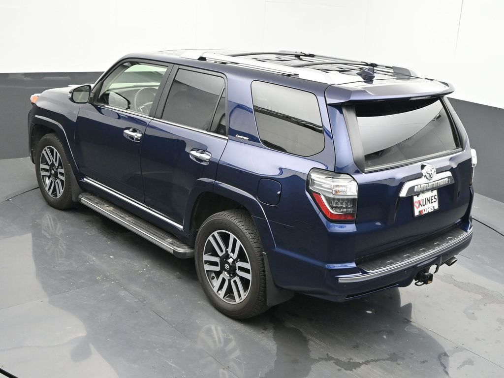 Vehicle image 43 of 76