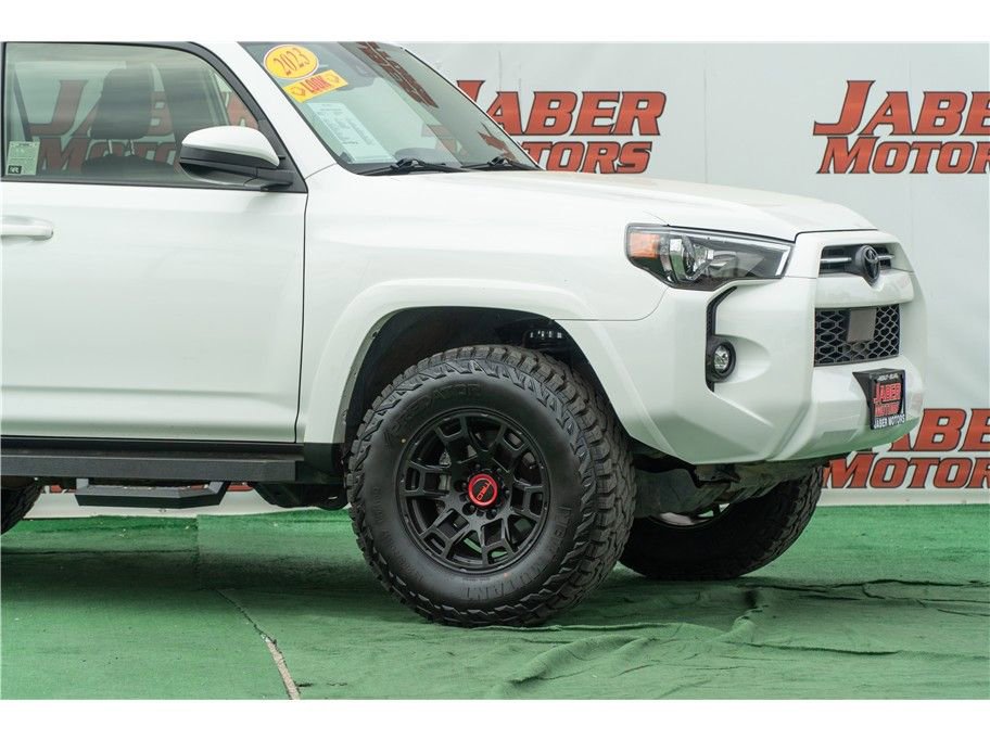 Vehicle image 10 of 38