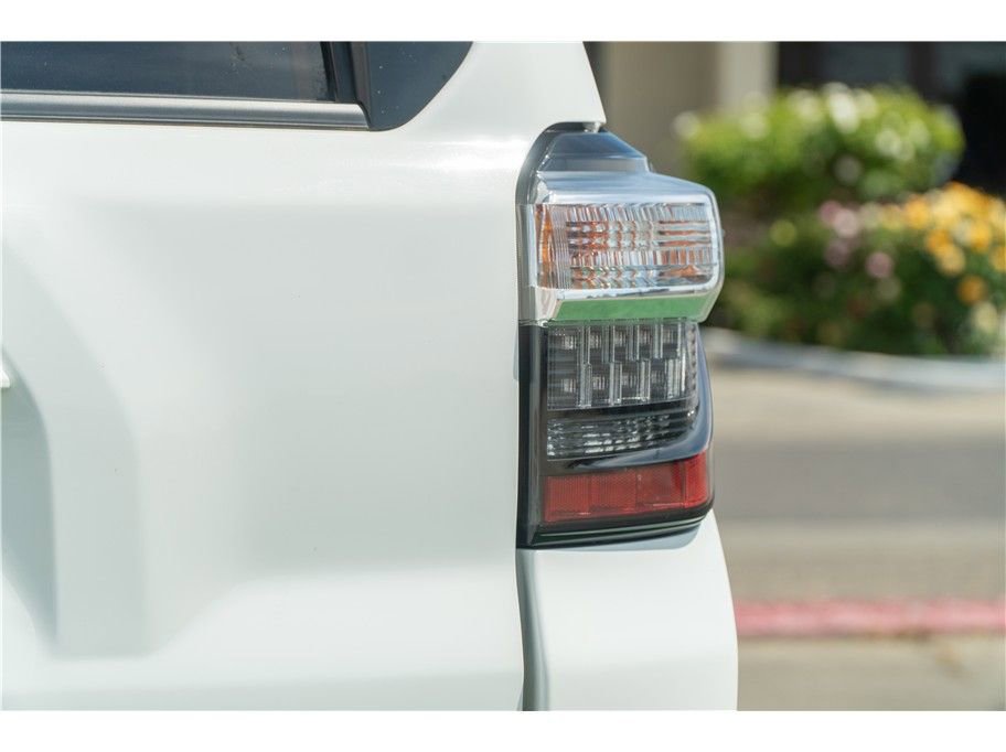 Vehicle image 36 of 38