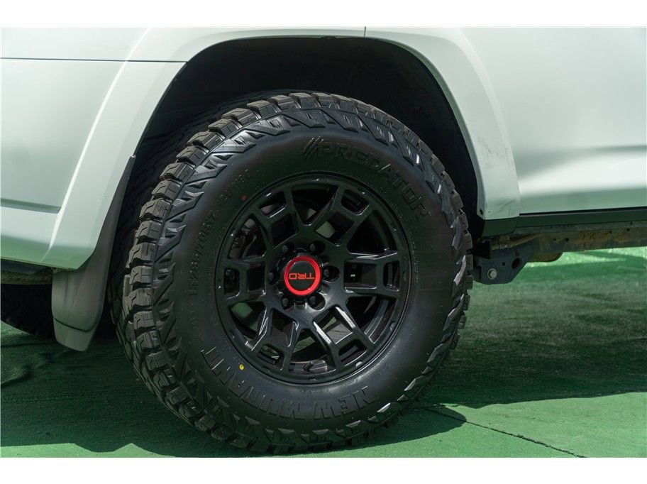 Vehicle image 34 of 38