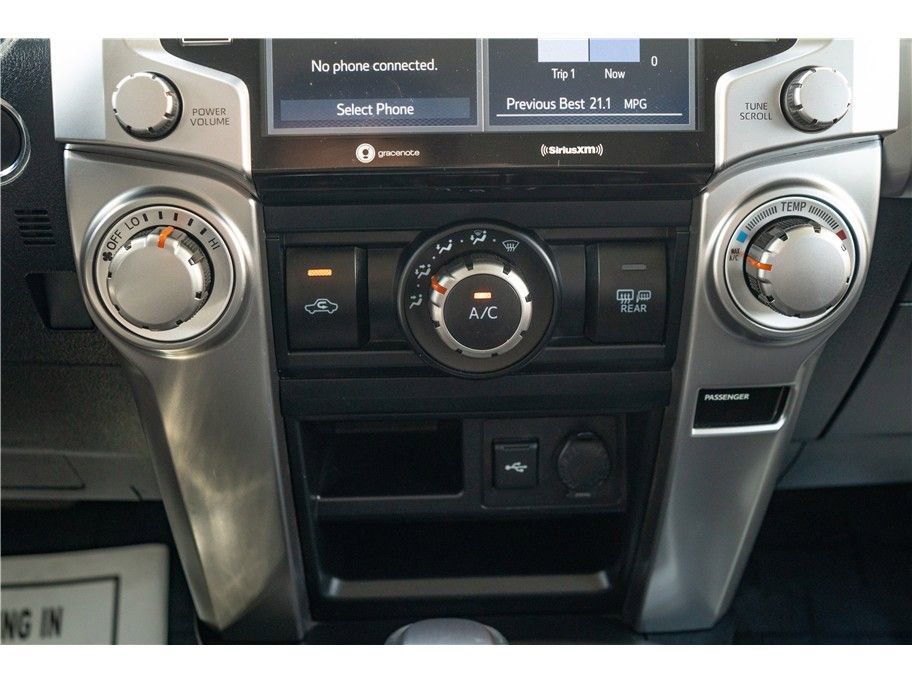 Vehicle image 15 of 38