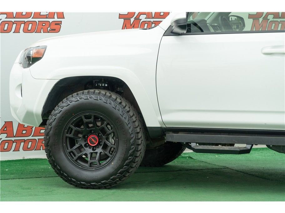 Vehicle image 7 of 38