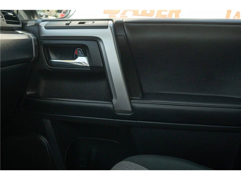 Vehicle image 18 of 38