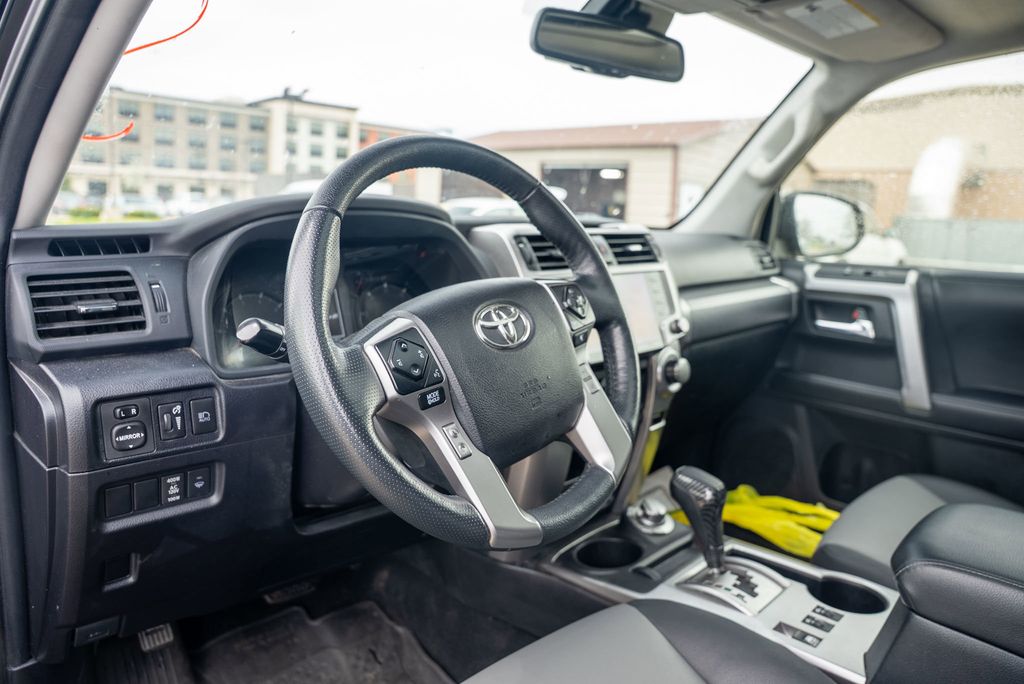 Vehicle image 20 of 36