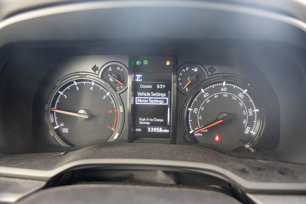 Vehicle image 25 of 36