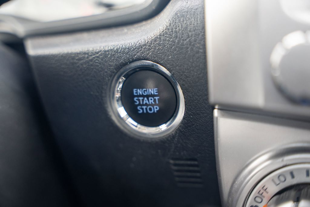 Vehicle image 26 of 36