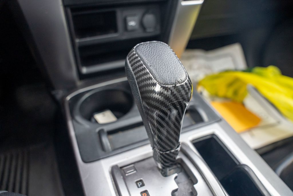 Vehicle image 27 of 36