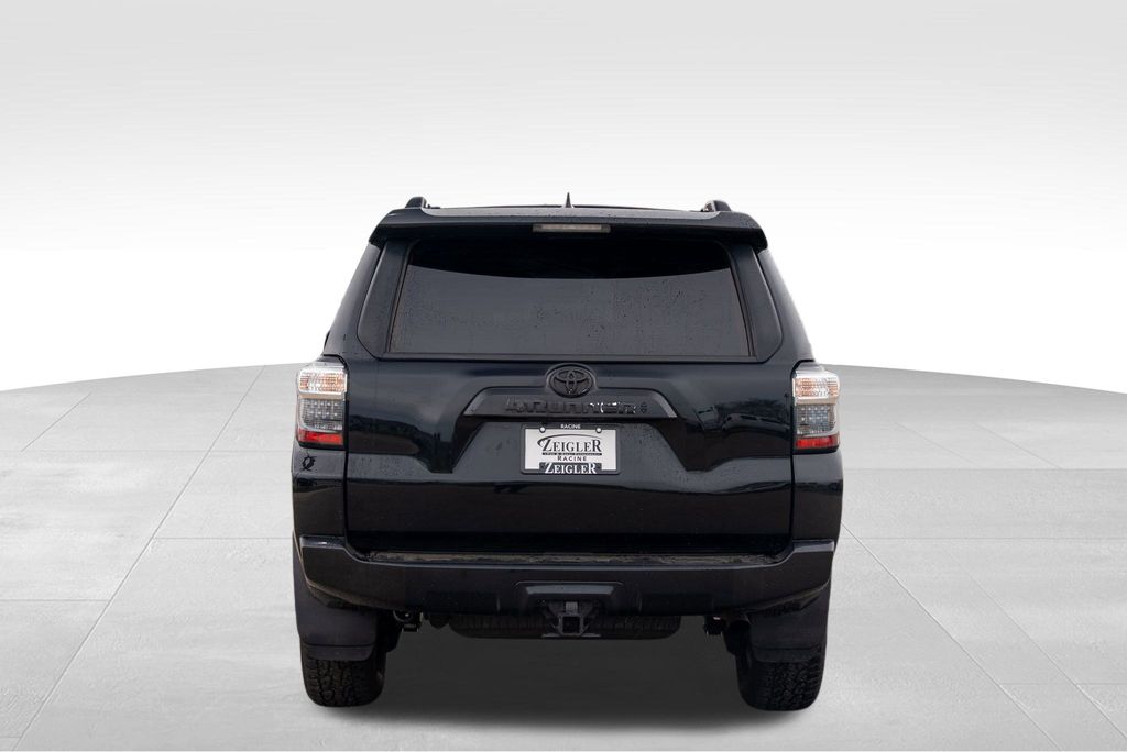 Vehicle image 7 of 36