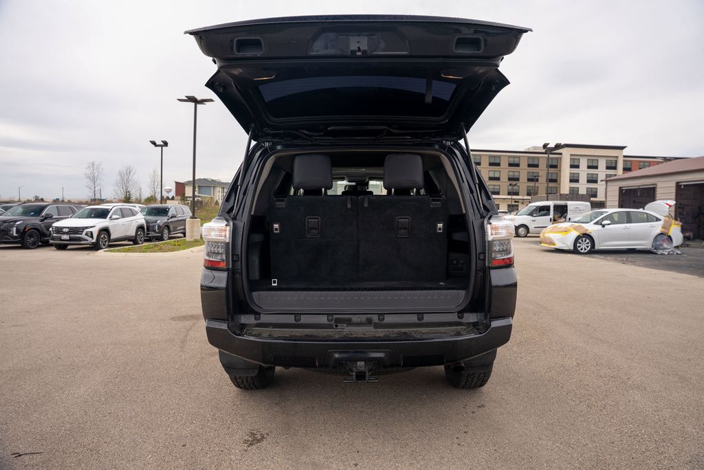 Vehicle image 11 of 36