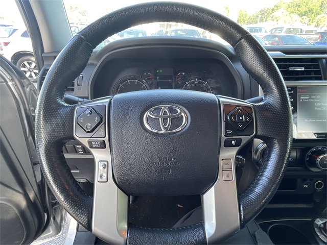 Vehicle image 16 of 25