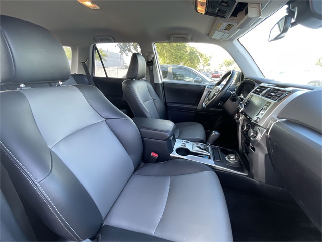 Vehicle image 15 of 25