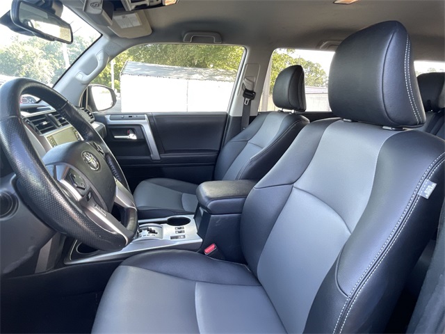 Vehicle image 14 of 25