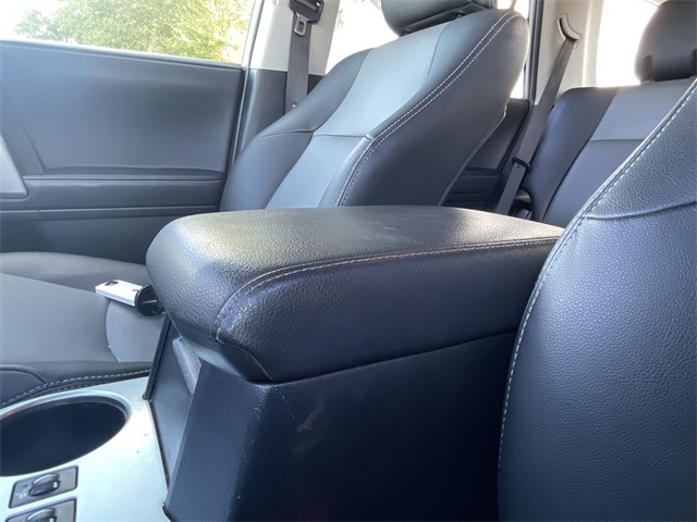 Vehicle image 13 of 25