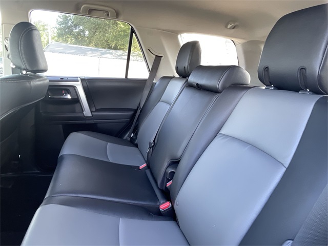 Vehicle image 12 of 25