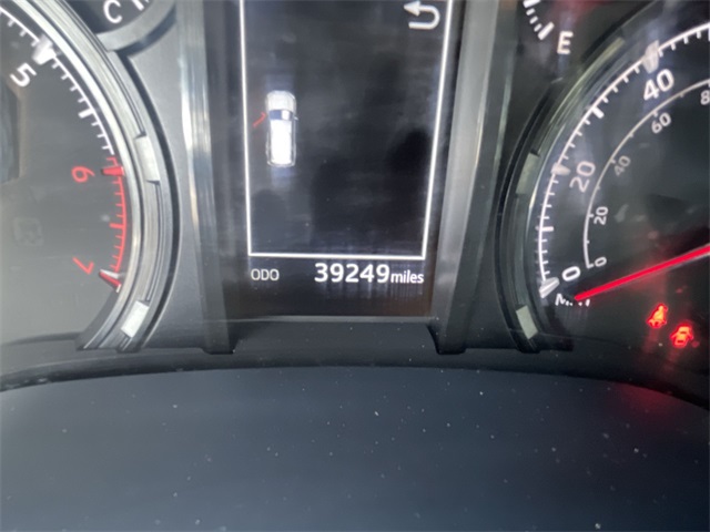 Vehicle image 17 of 25