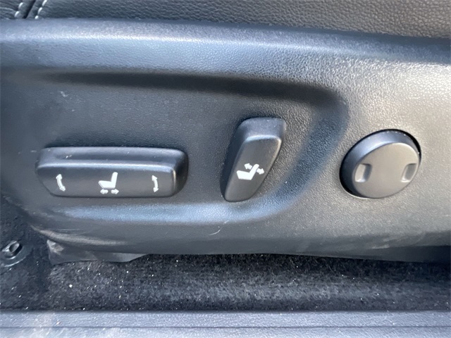 Vehicle image 24 of 25