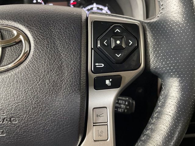 Vehicle image 28 of 40