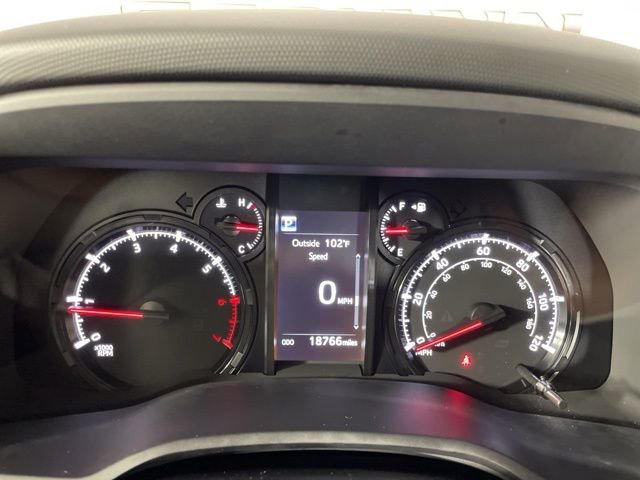 Vehicle image 21 of 40