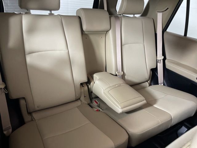 Vehicle image 14 of 40