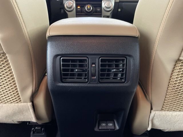 Vehicle image 26 of 40