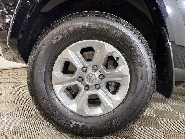 Vehicle image 12 of 40