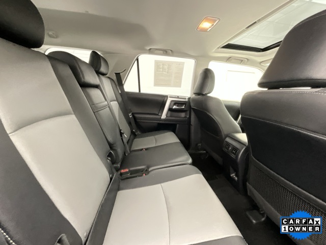 Vehicle image 18 of 32