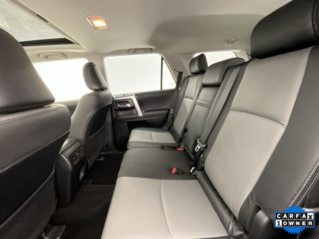 Vehicle image 11 of 32