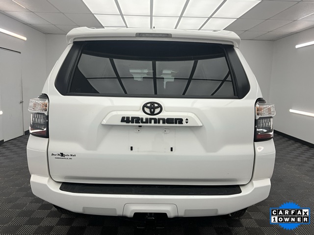 Vehicle image 5 of 32