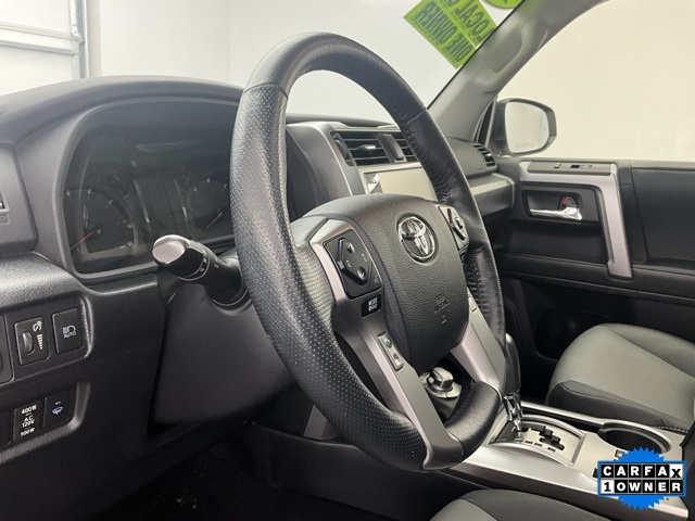 Vehicle image 20 of 32