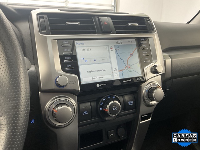 Vehicle image 14 of 32