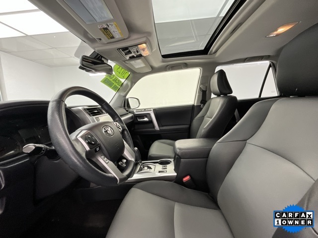 Vehicle image 9 of 32