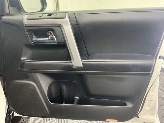 Vehicle image 19 of 32