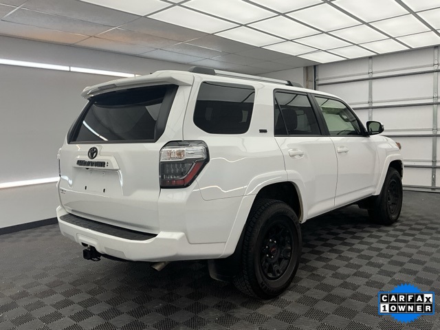 Vehicle image 4 of 32