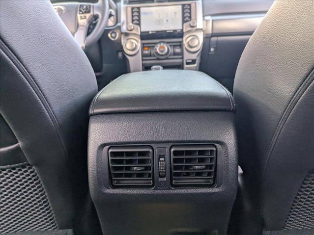 Vehicle image 24 of 26