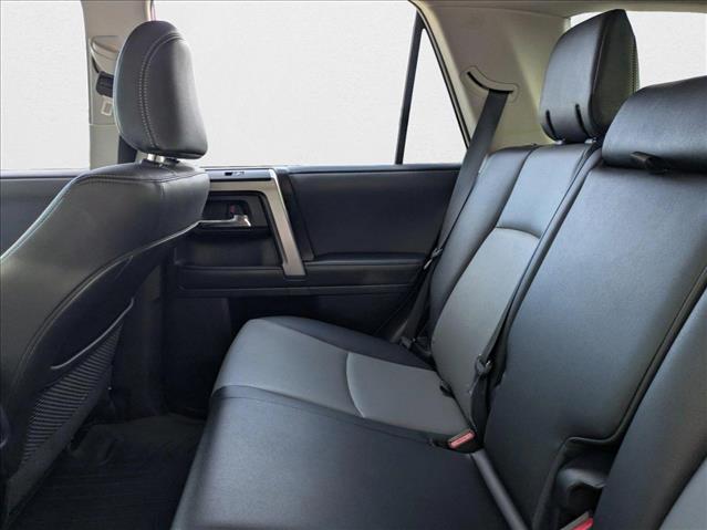Vehicle image 13 of 26
