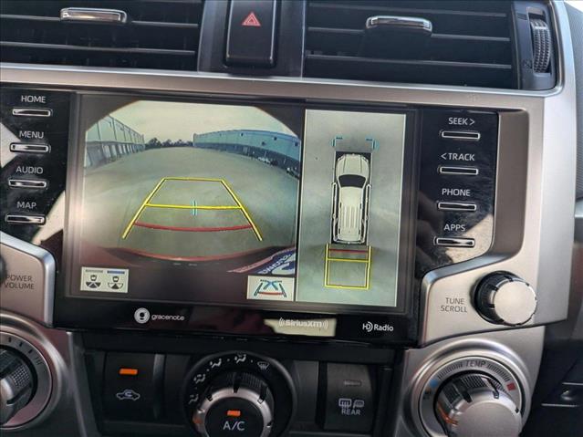 Vehicle image 21 of 26
