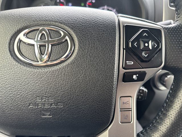 Vehicle image 21 of 37