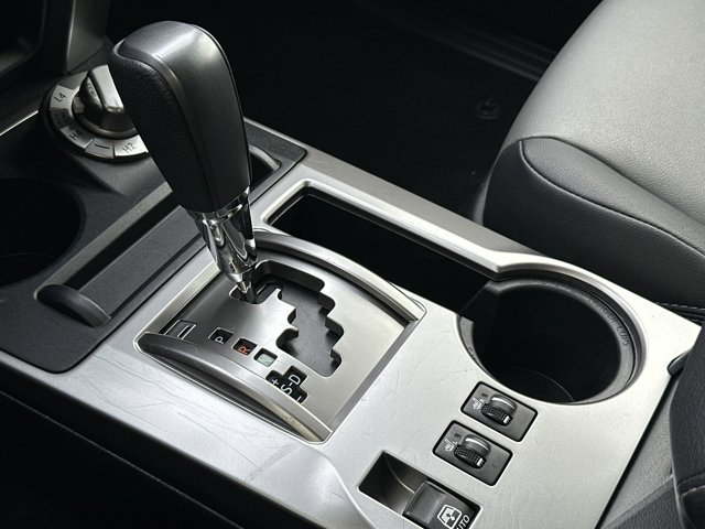 Vehicle image 29 of 37