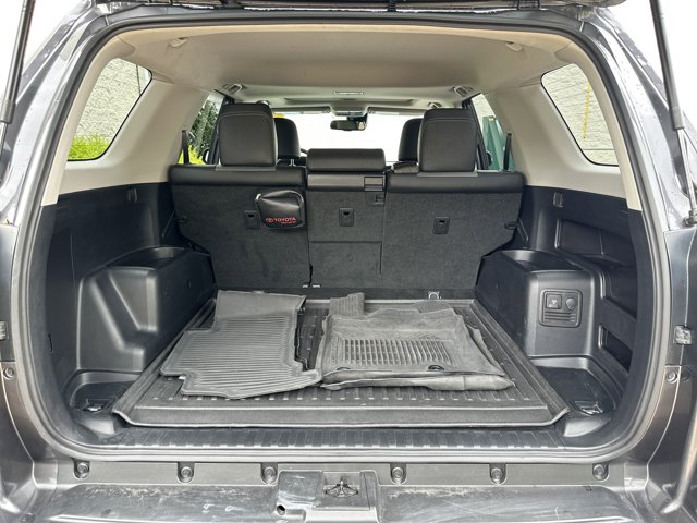Vehicle image 13 of 37
