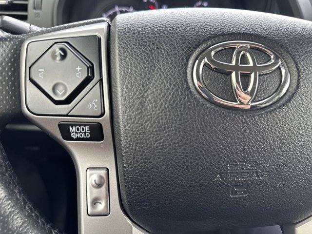 Vehicle image 33 of 37