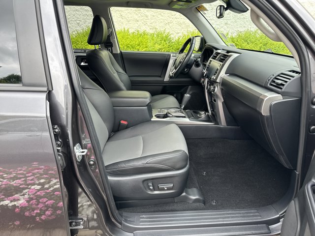 Vehicle image 16 of 37
