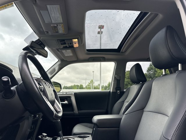 Vehicle image 18 of 37