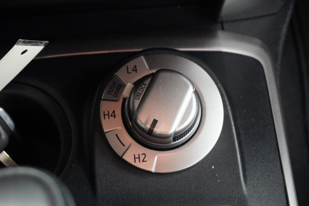 Vehicle image 17 of 23