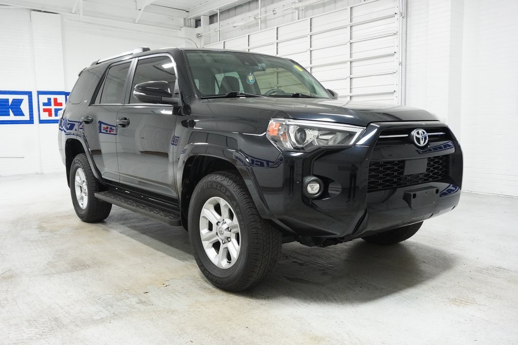 Vehicle image 4 of 23