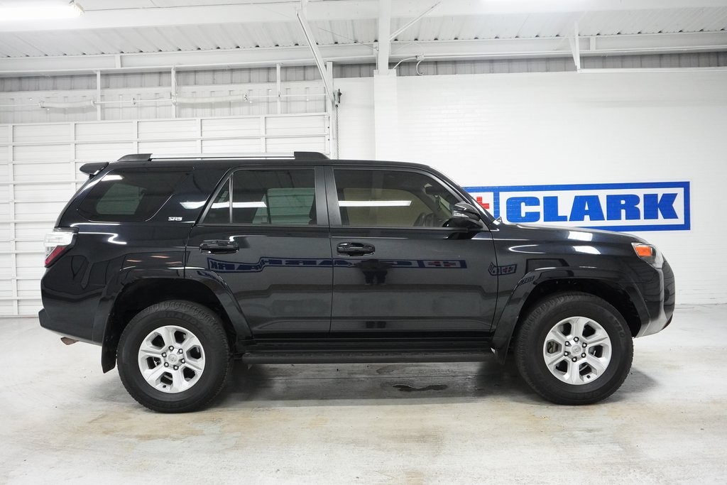 Vehicle image 5 of 23