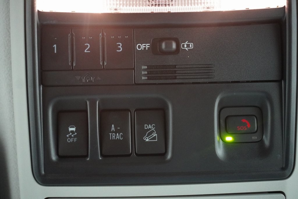 Vehicle image 20 of 23