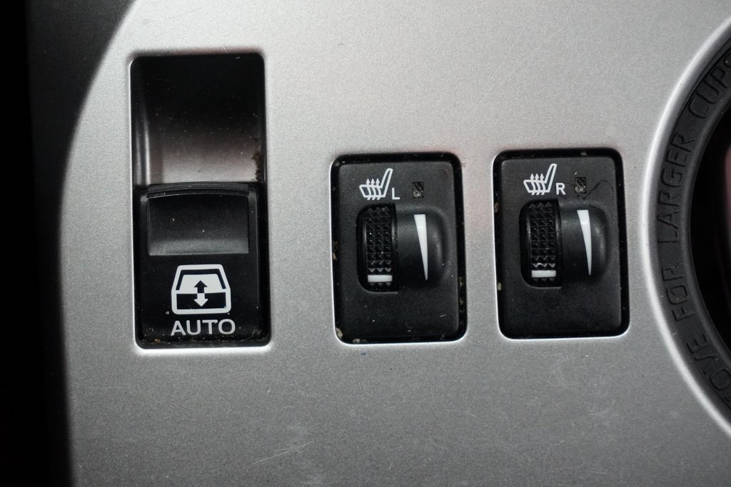 Vehicle image 18 of 23