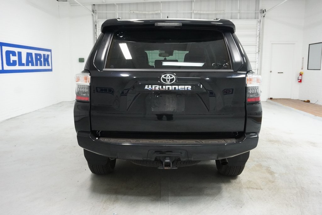 Vehicle image 7 of 23