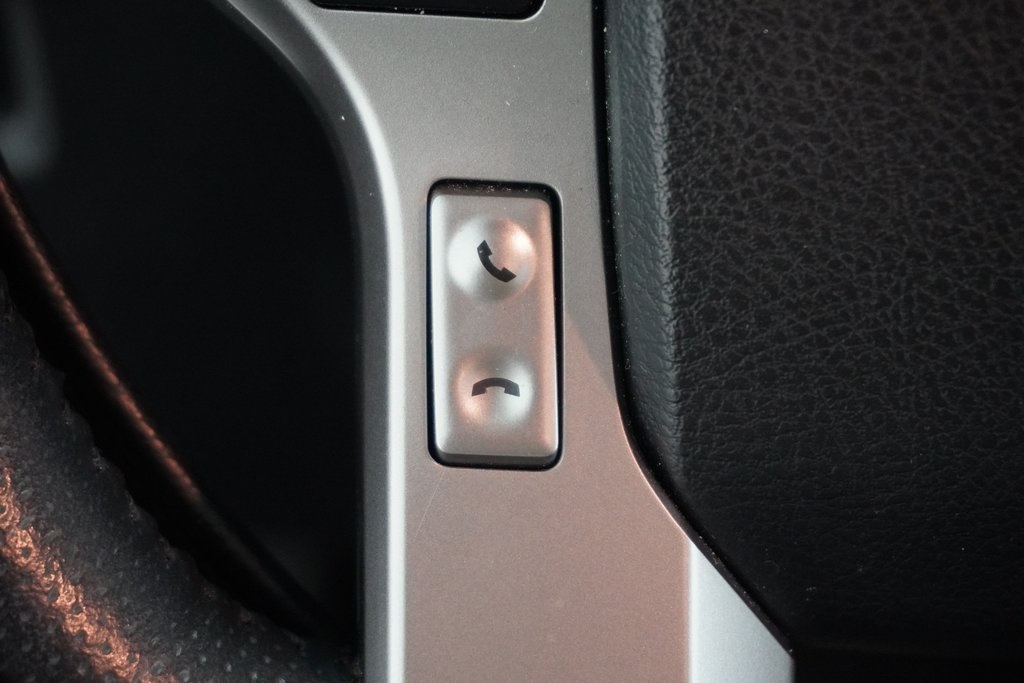 Vehicle image 16 of 23